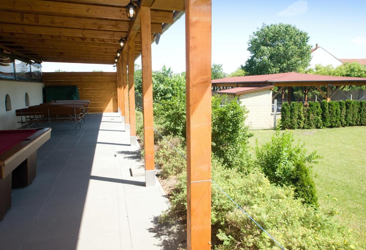 Penzion Kometa Pasohlavky Exterior photo